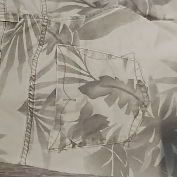 Faded Glory Capri Pant Army Green Tropical Print Size 16 Casual - Picture 7 of 9